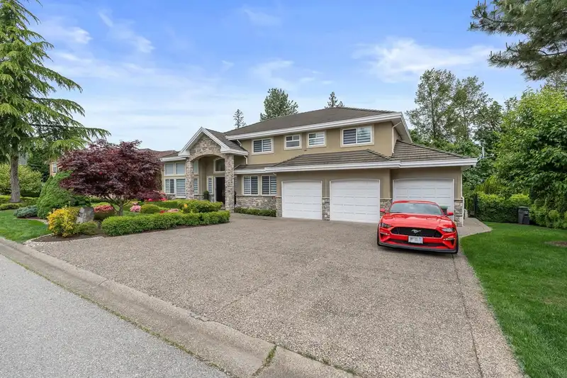 16377 113B AVENUE - photo 2 of 40