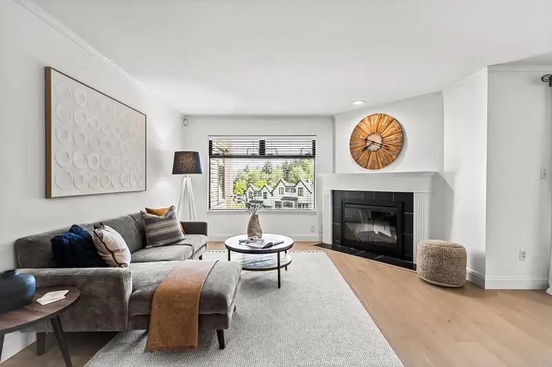 204 1005 W 7TH AVENUE - photo 2 of 40