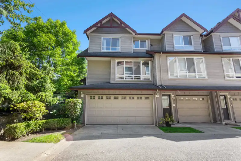 21 16772 61 AVENUE - photo 1 of 40