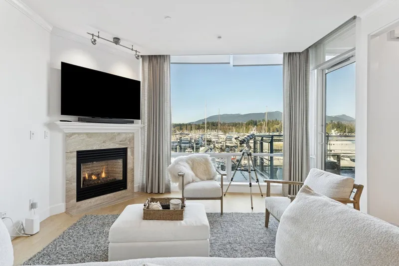 103 323 JERVIS STREET - photo 2 of 25