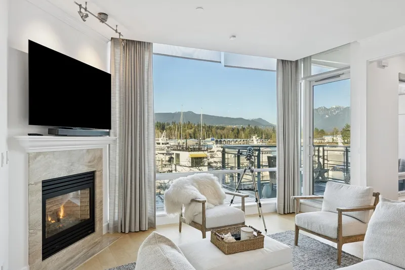 103 323 JERVIS STREET - photo 4 of 25