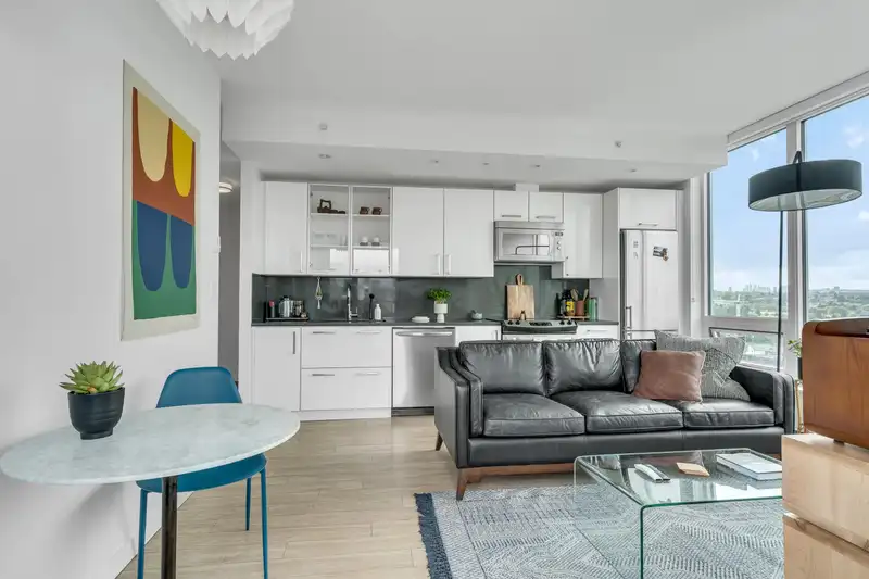 PH8 983 E HASTINGS STREET - photo 2 of 33