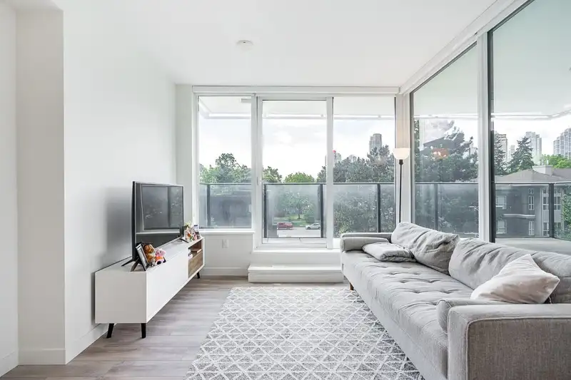 301 6699 DUNBLANE AVENUE - photo 1 of 40