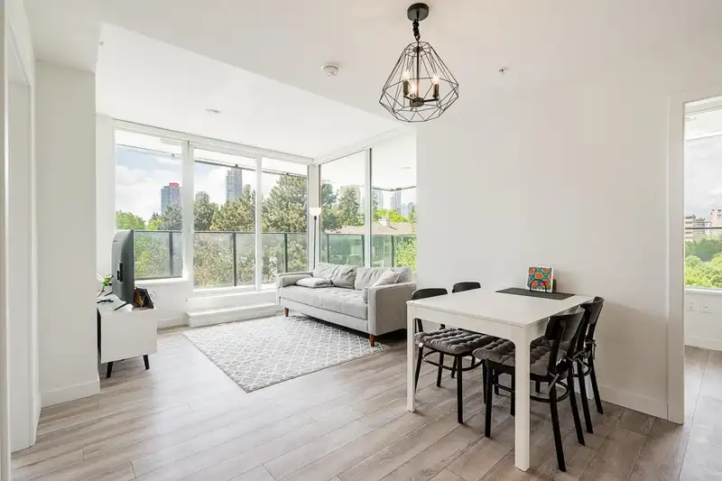 301 6699 DUNBLANE AVENUE - photo 2 of 40