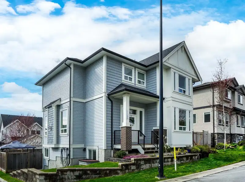 11299 240A STREET - photo 3 of 39