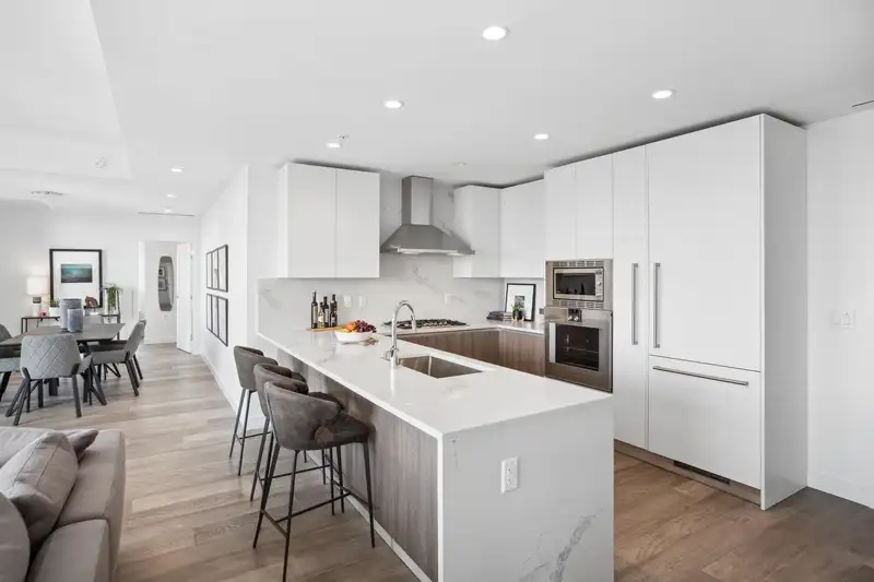 501 5733 ALBERTA STREET - photo 3 of 30