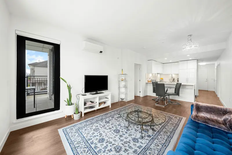 201 2446 SHAUGHNESSY STREET - photo 1 of 25