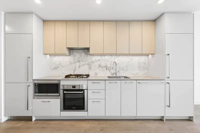 3408 6468 WILLINGDON AVENUE - photo 1 of 19
