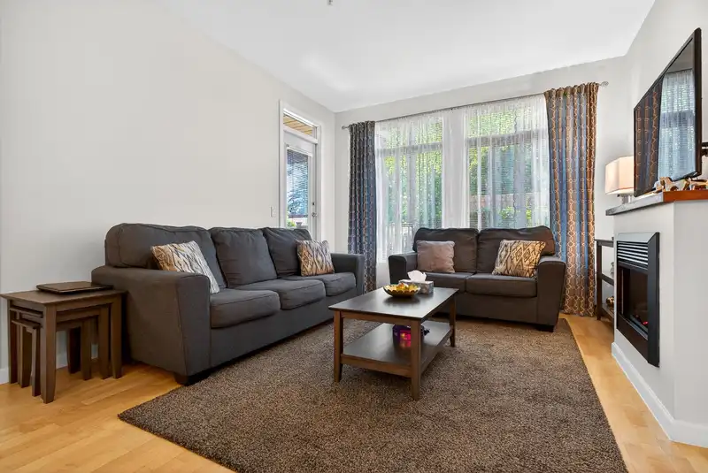 121 15385 101A AVENUE - photo 3 of 39