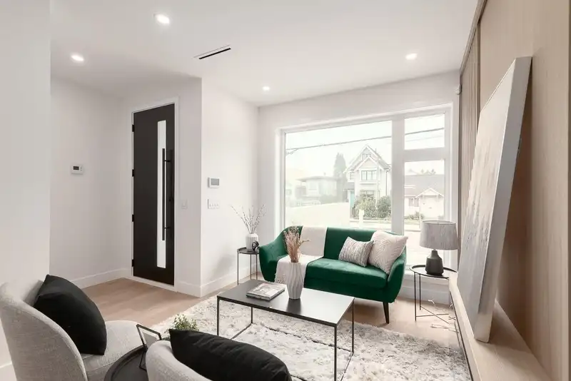 131 E KING EDWARD AVENUE - photo 4 of 35