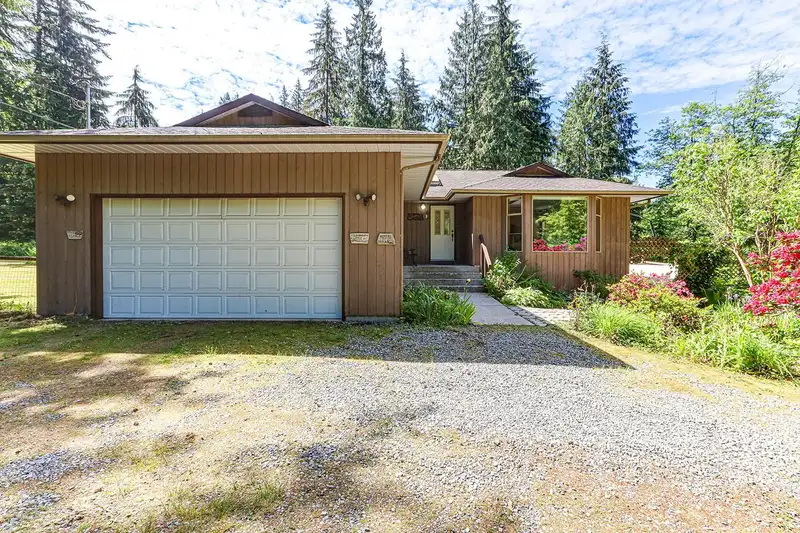 27870 110 AVENUE - photo 3 of 33
