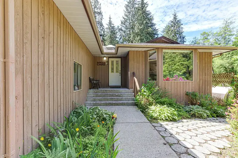 27870 110 AVENUE - photo 4 of 33