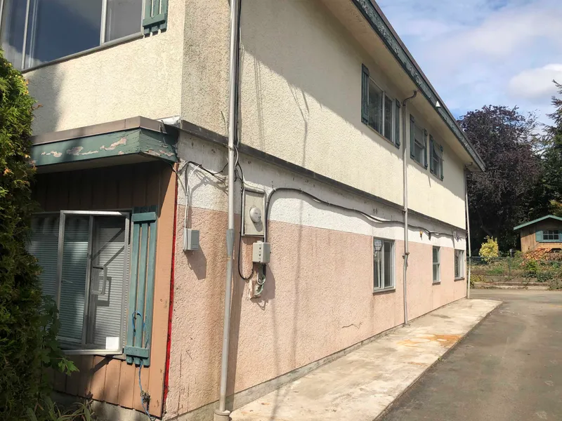 3019 W 43RD AVENUE - photo 2 of 23