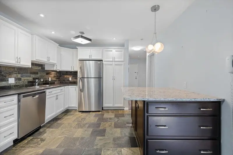 210 236 W 2ND STREET - photo 4 of 25