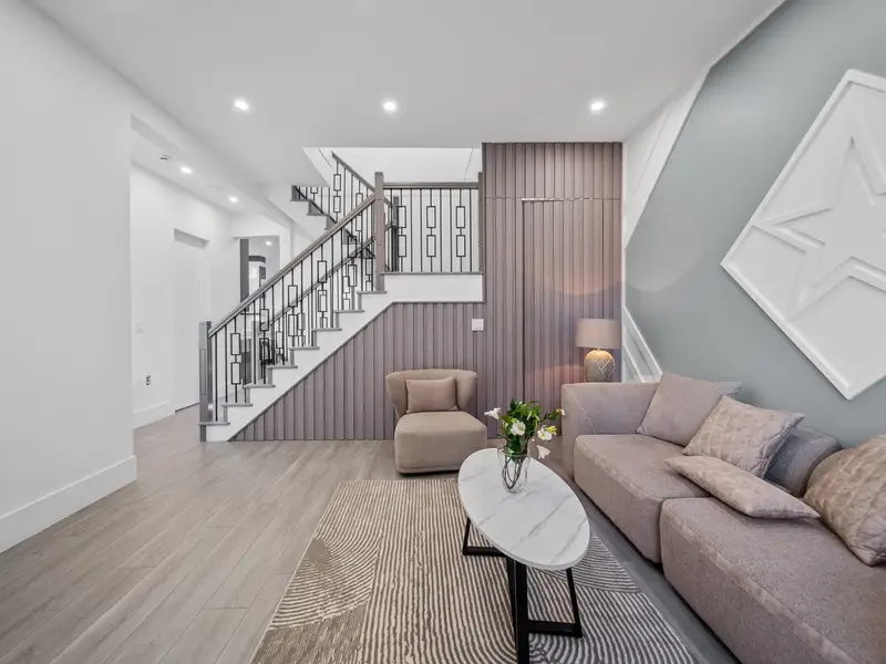 9885 HUCKLEBERRY DRIVE - photo 2 of 25