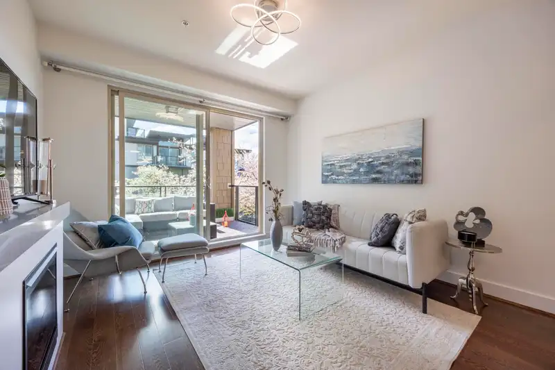 411 7428 BYRNEPARK WALK - photo 3 of 30