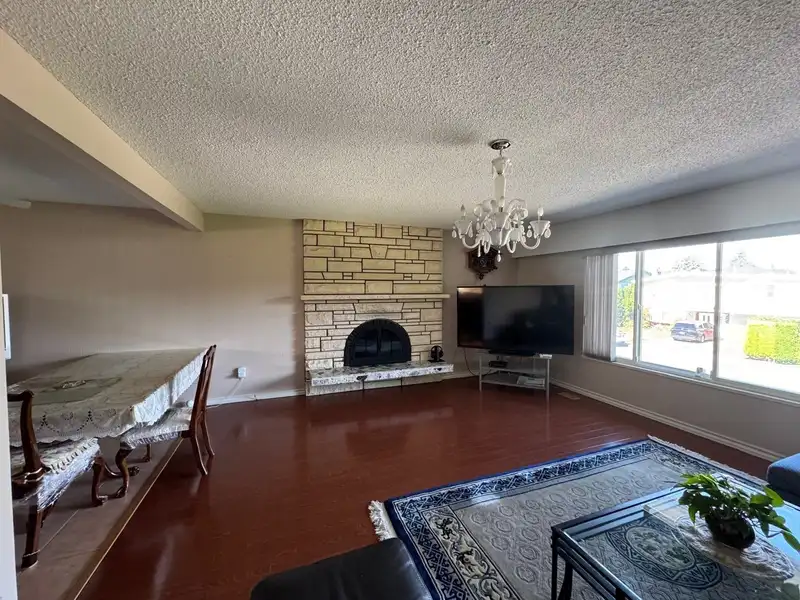 6220 SPENDER DRIVE - photo 2 of 18