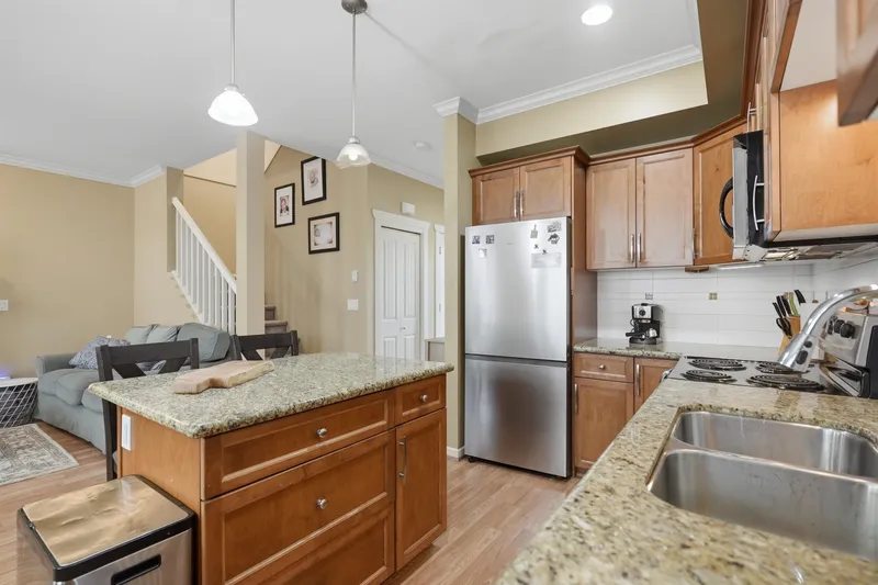 7 4910 CENTRAL AVENUE - photo 4 of 23