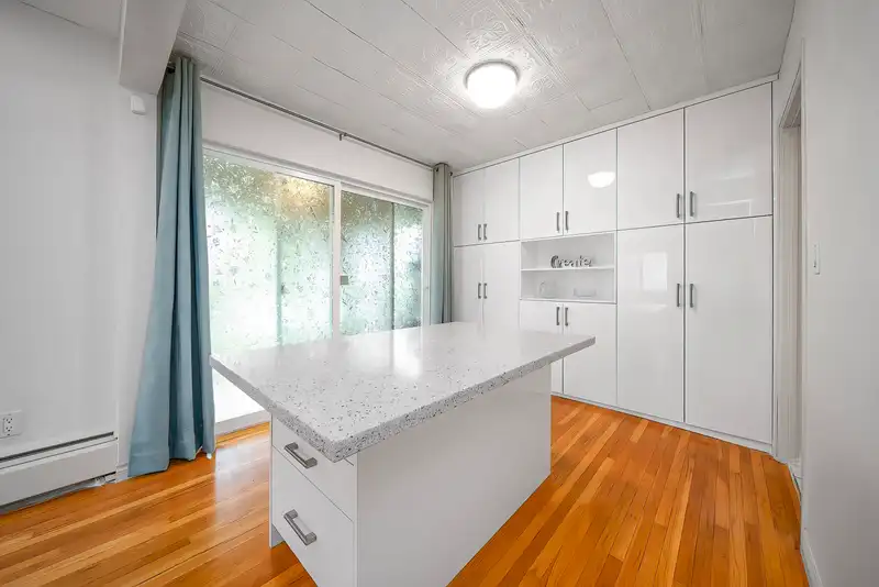 750 WESTVIEW CRESCENT - photo 1 of 14