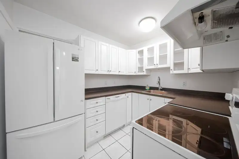 750 WESTVIEW CRESCENT - photo 4 of 14
