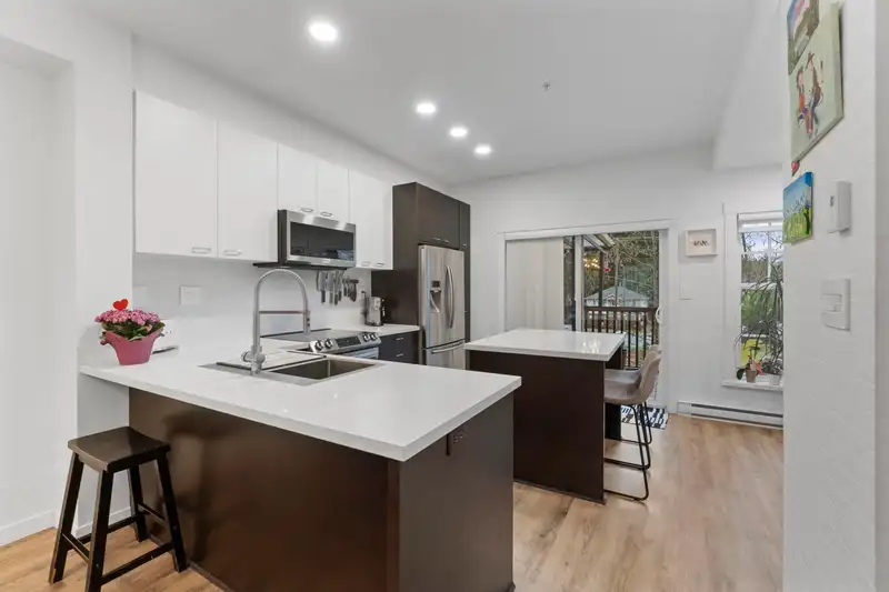 71 3010 RIVERBEND DRIVE - photo 3 of 26