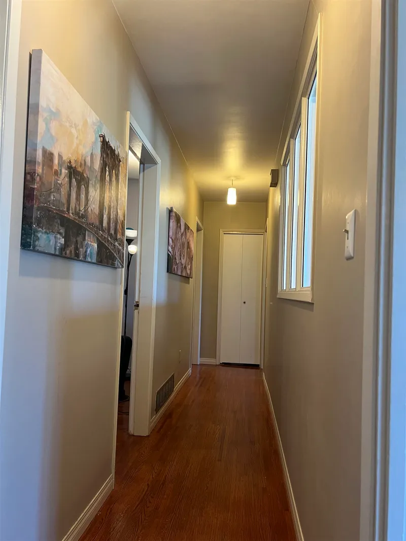 5185 N WHITWORTH CRESCENT - photo 4 of 14