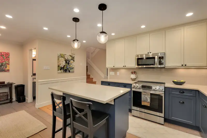 4035 SPRINGTREE DRIVE - photo 2 of 35