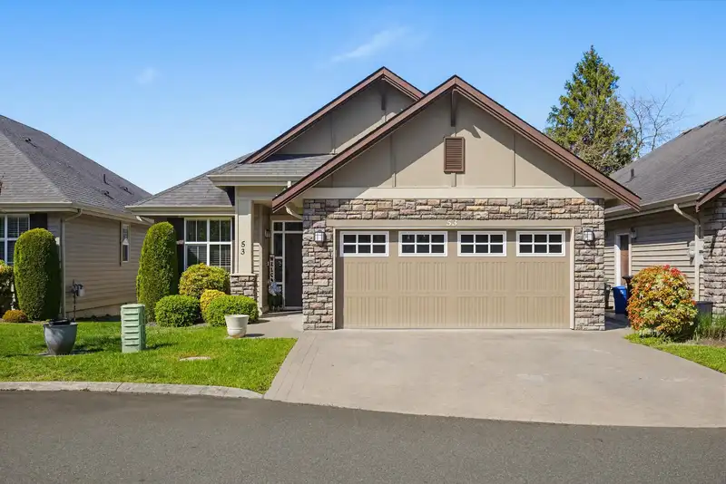 53 6577 SOUTHDOWNE PLACE - photo 1 of 40