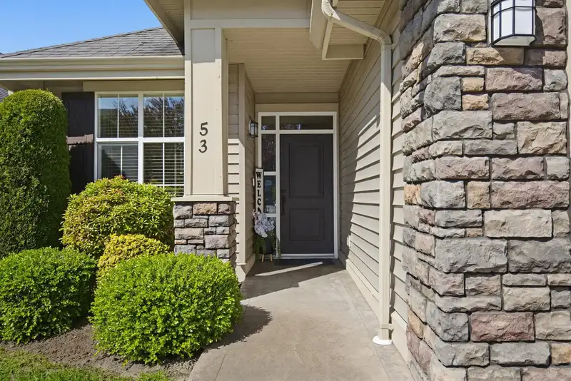 53 6577 SOUTHDOWNE PLACE - photo 2 of 40