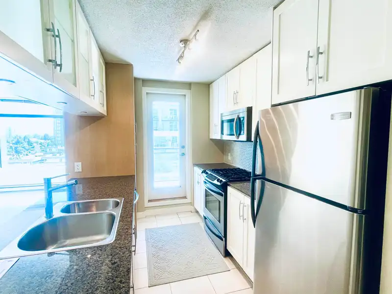1006 6351 BUSWELL STREET - photo 2 of 9