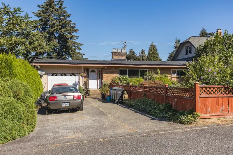 33911 ELM STREET - photo 2 of 40