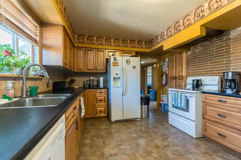 33911 ELM STREET - photo 3 of 40