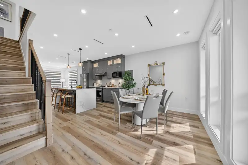 516 W 60TH AVENUE - photo 4 of 17