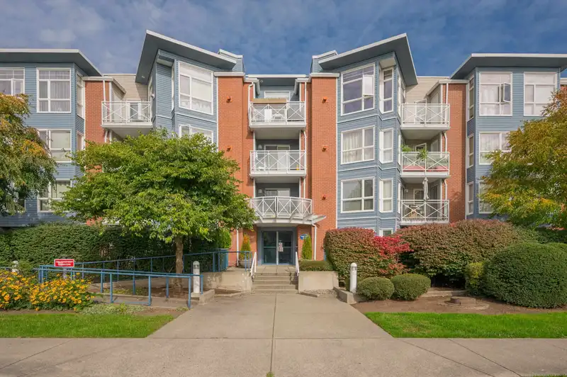 101 20245 53 AVENUE - photo 3 of 34