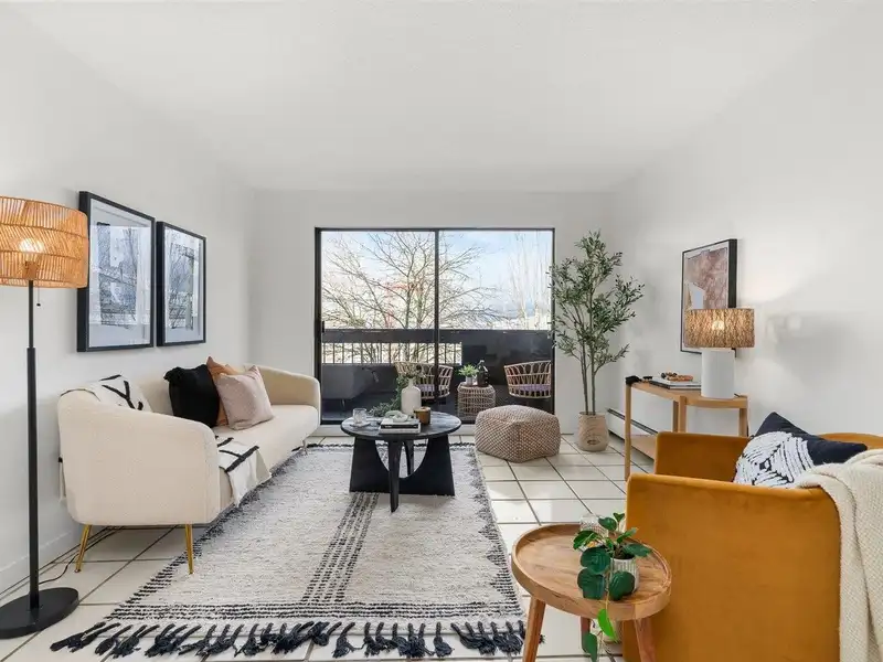 210 440 E 5TH AVENUE - photo 1 of 26