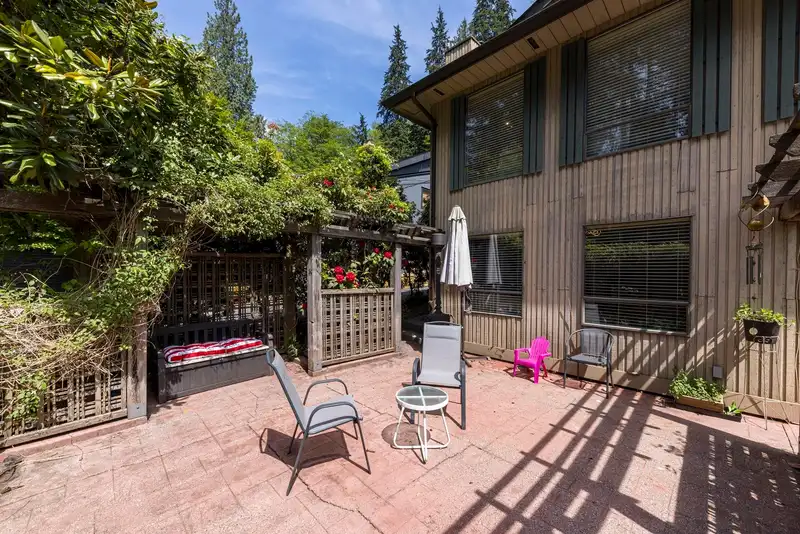 1184 RIVERSIDE DRIVE - photo 2 of 40