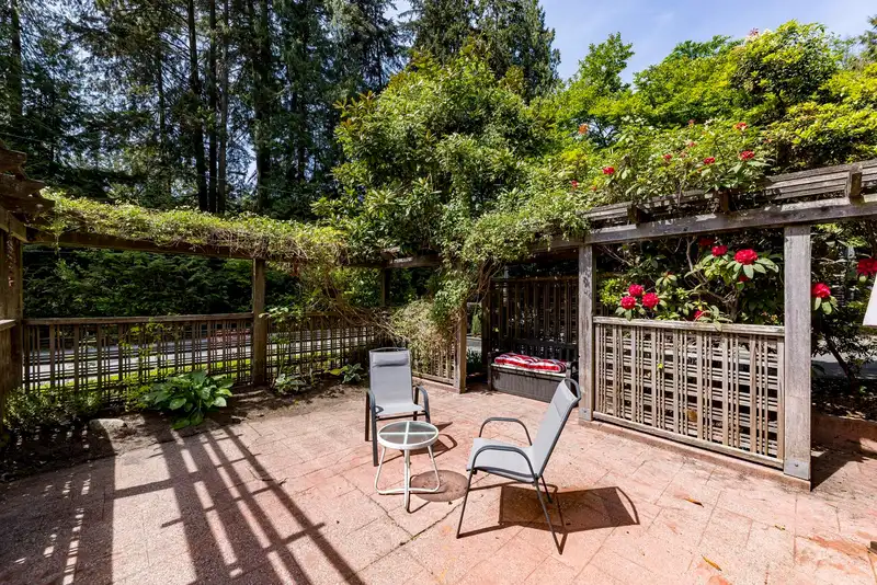 1184 RIVERSIDE DRIVE - photo 3 of 40