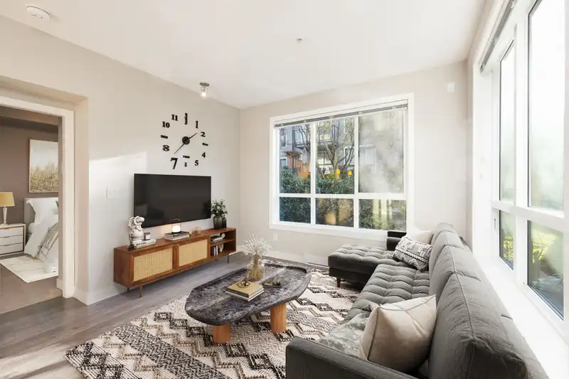 210 15388 105 AVENUE - photo 1 of 27