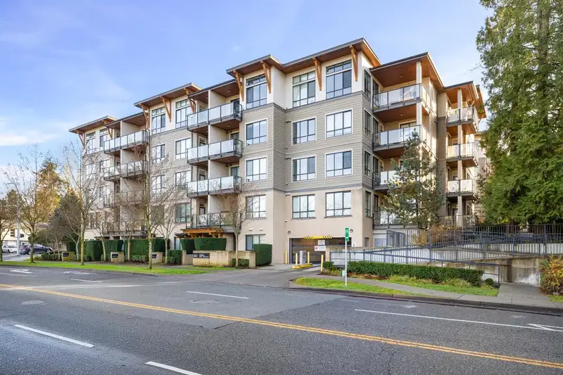 210 15388 105 AVENUE - photo 2 of 27