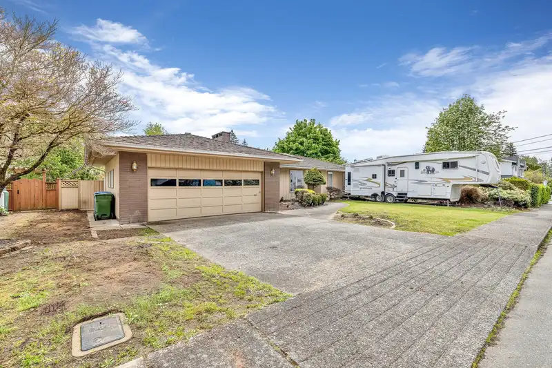 34128 LARCH STREET - photo 1 of 10