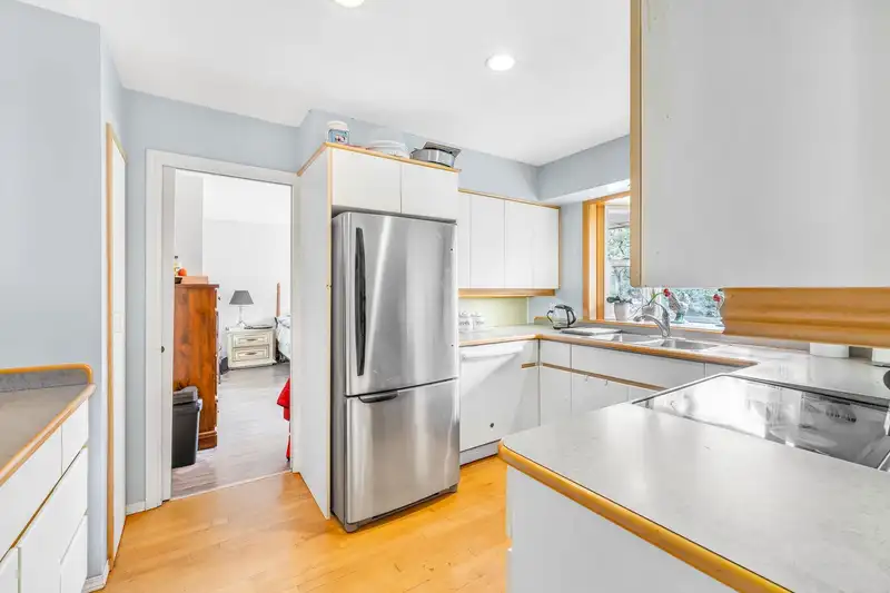 34128 LARCH STREET - photo 4 of 10