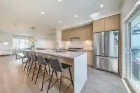 204 19451 SUTTON AVENUE - thumbnail 1