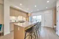 204 19451 SUTTON AVENUE - thumbnail 2
