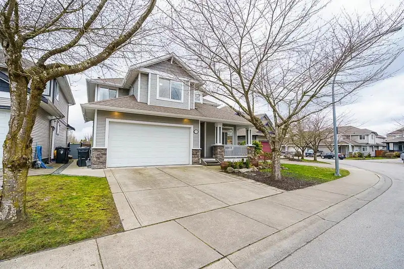 20222 71A AVENUE - photo 1 of 40