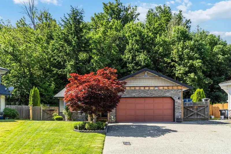 31438 CHALMERS PLACE - photo 3 of 36