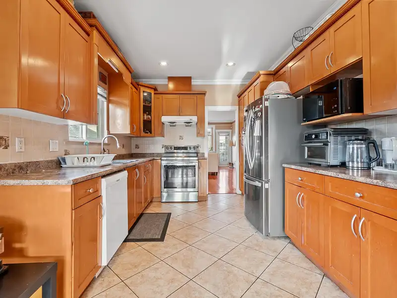 268 HAMPTON STREET - photo 3 of 40