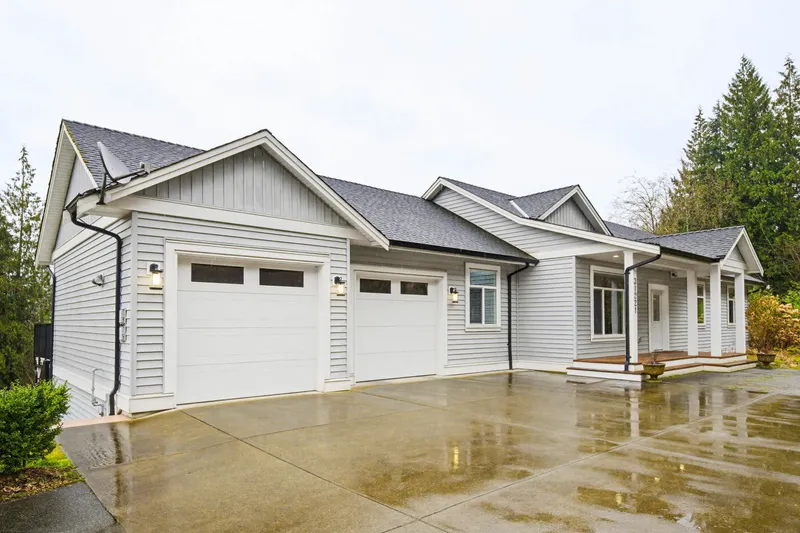 31221 SILVERHILL AVENUE - photo 1 of 25