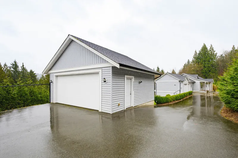 31221 SILVERHILL AVENUE - photo 3 of 25