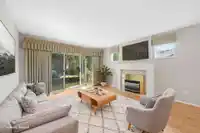 1 8889 212 STREET - thumbnail 4