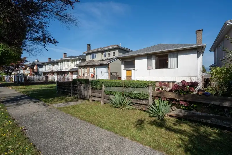 3391 E 25TH AVENUE - photo 1 of 36